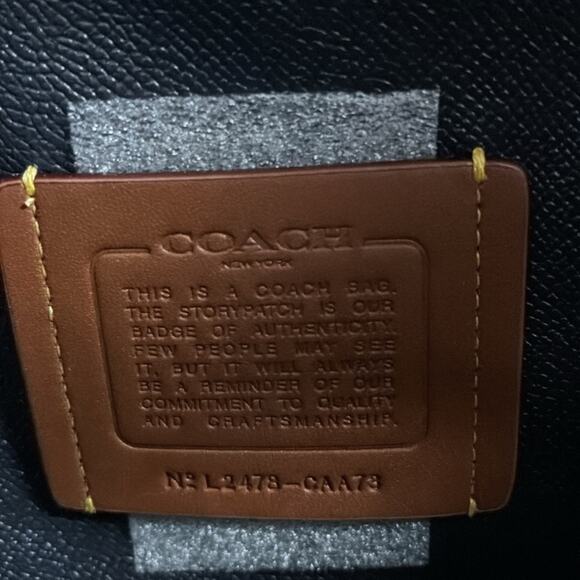 NWT Coach Mollie Tote In Signature Canvas With Cherry Print - Picture 9 of 10